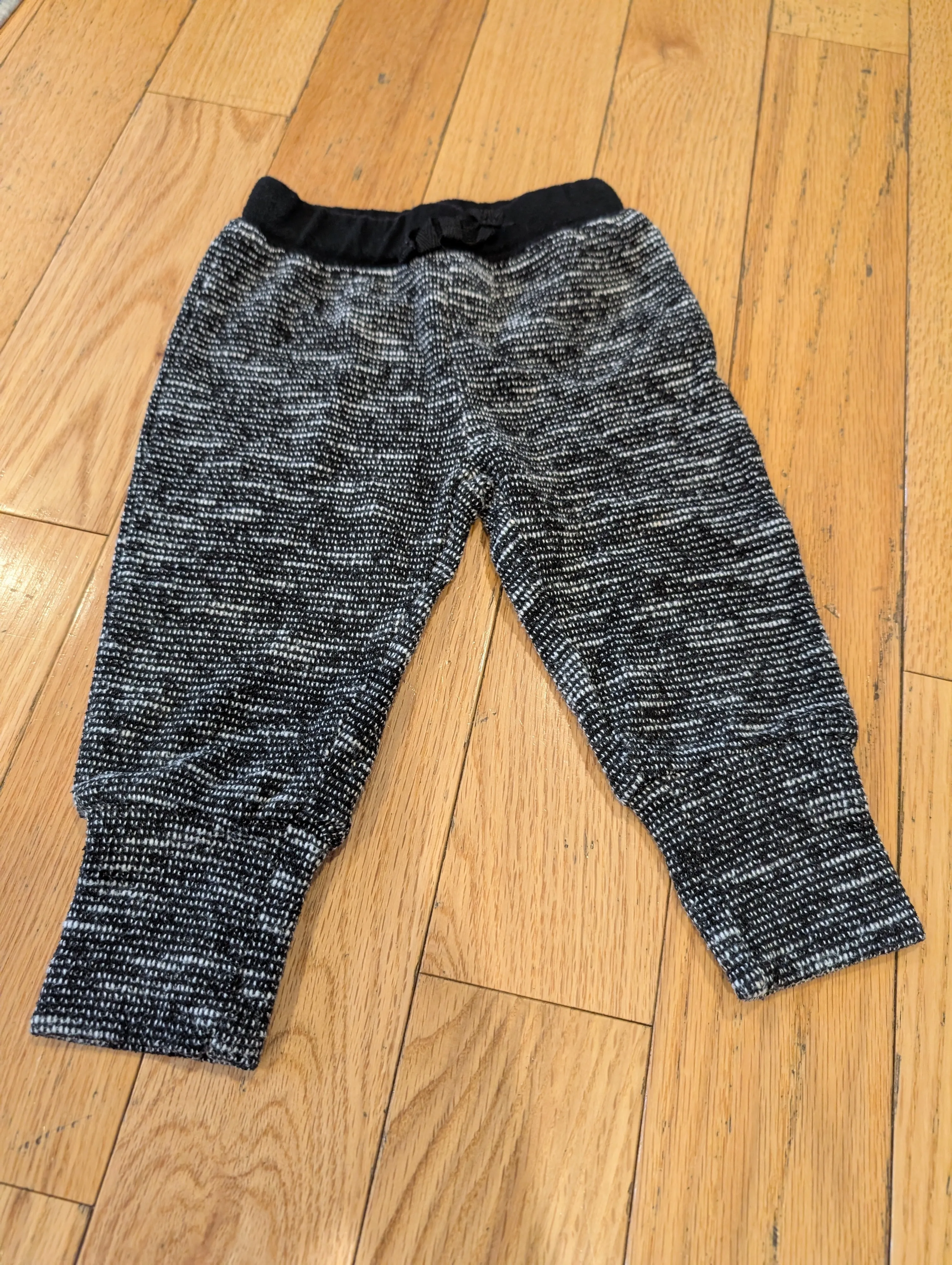 Boys 6-12 months pant bundle (B3) - brands: Carter's, Joe Fresh, Gap   Zara, Kids 12 Month (9-12M)
