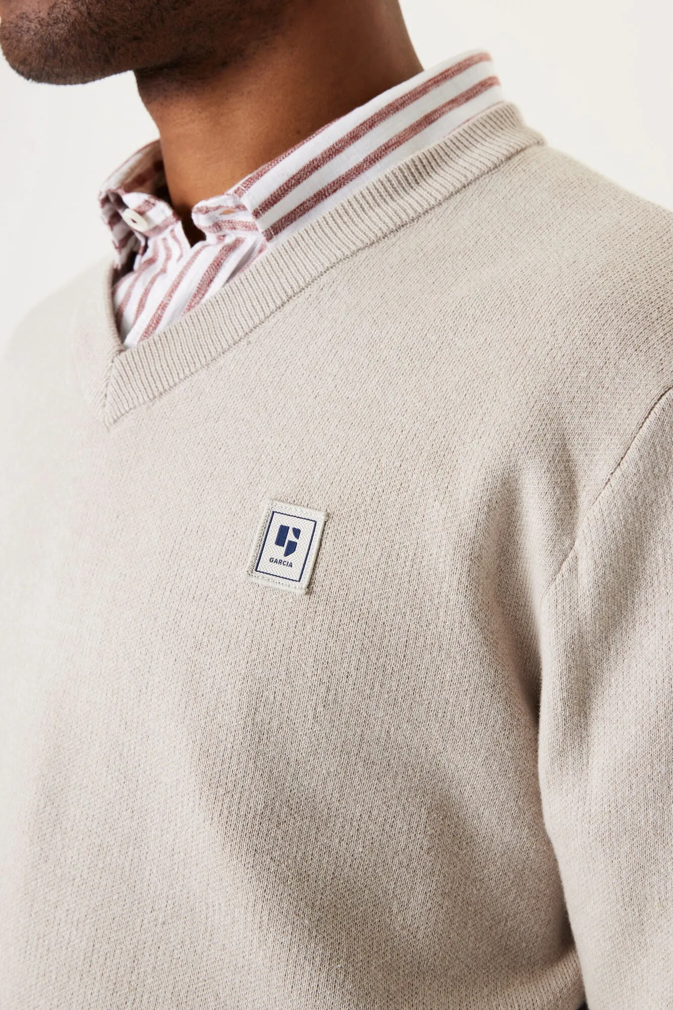 Garcia Solid V-Neck Pullover