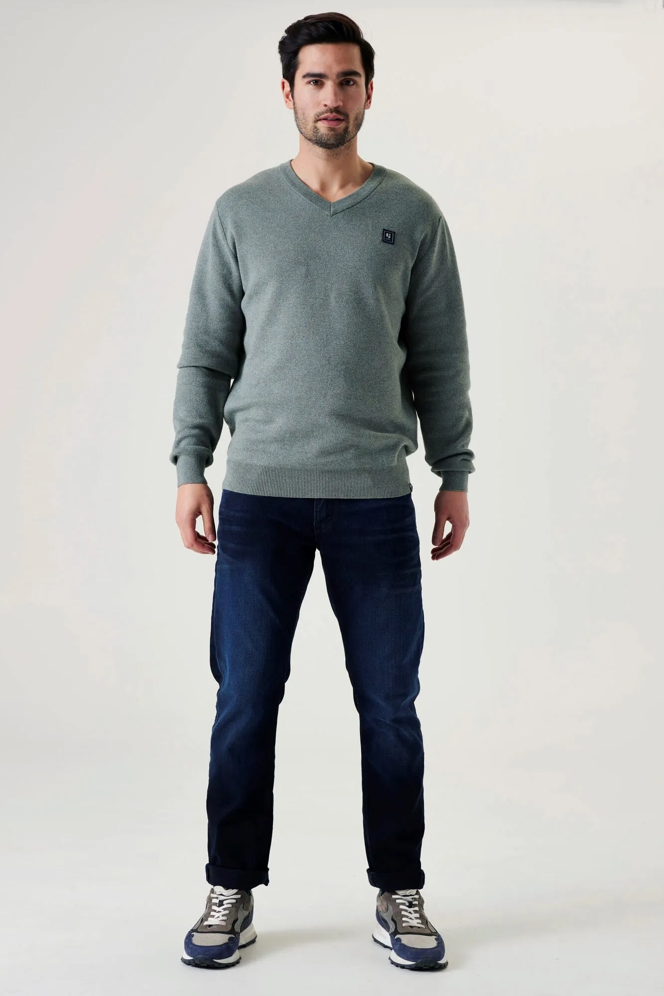 Garcia Solid V-Neck Pullover