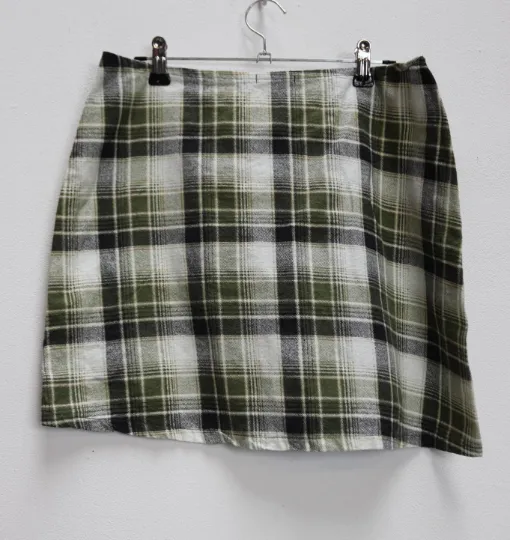 Green Plaid Mini-Skirt - L