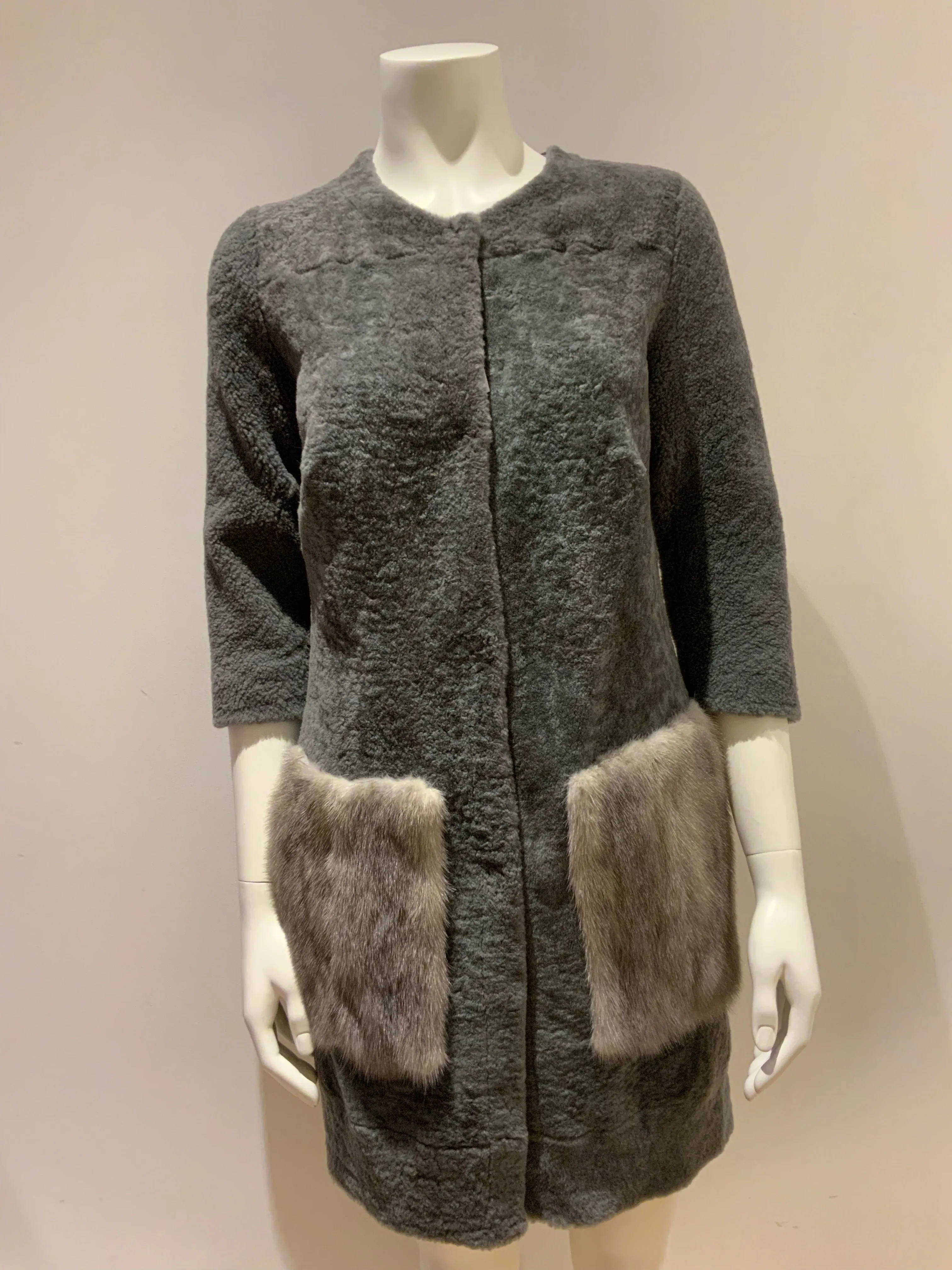 Grey shearling coat with grey mink pockets fur Size XS ladies