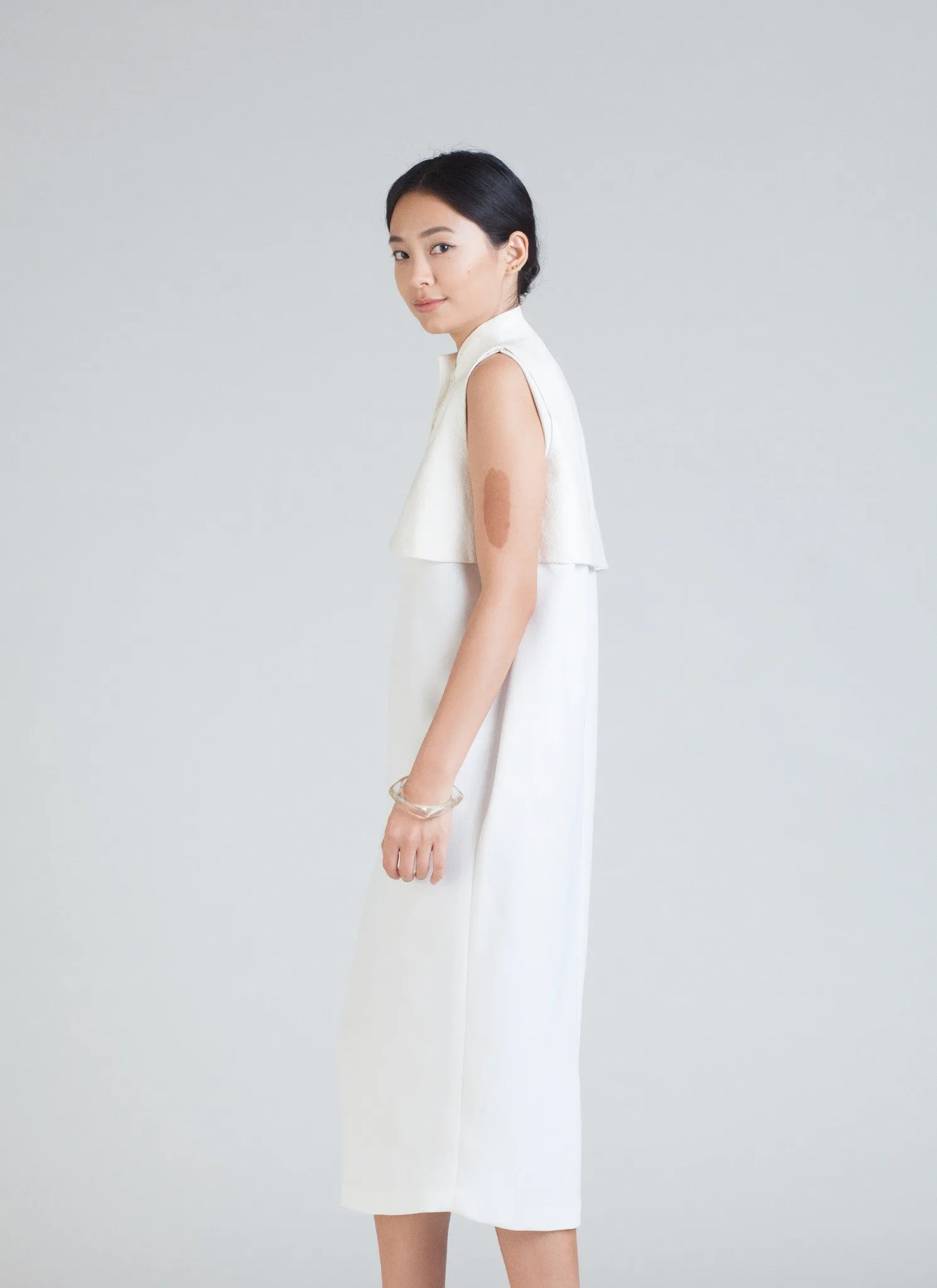 Piece of Travels Sleeveless Cropped Vest - Eggshell