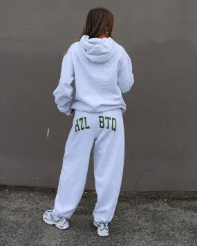 The HB Malibu Sweatpants // Evergreen