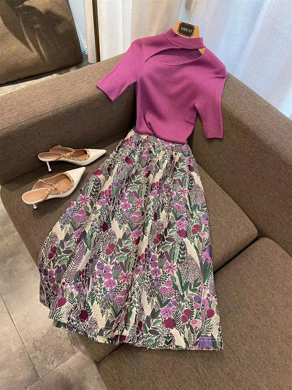 Vintage Embossed Pleated Puffy Midi Skirt